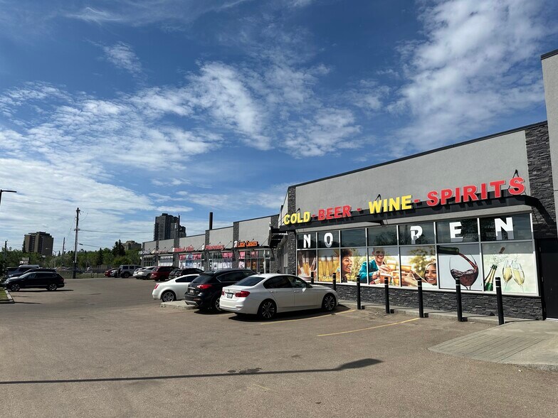 11244-11250 82 St NW, Edmonton, AB à louer - Photo de l’immeuble – Image 3 sur 4