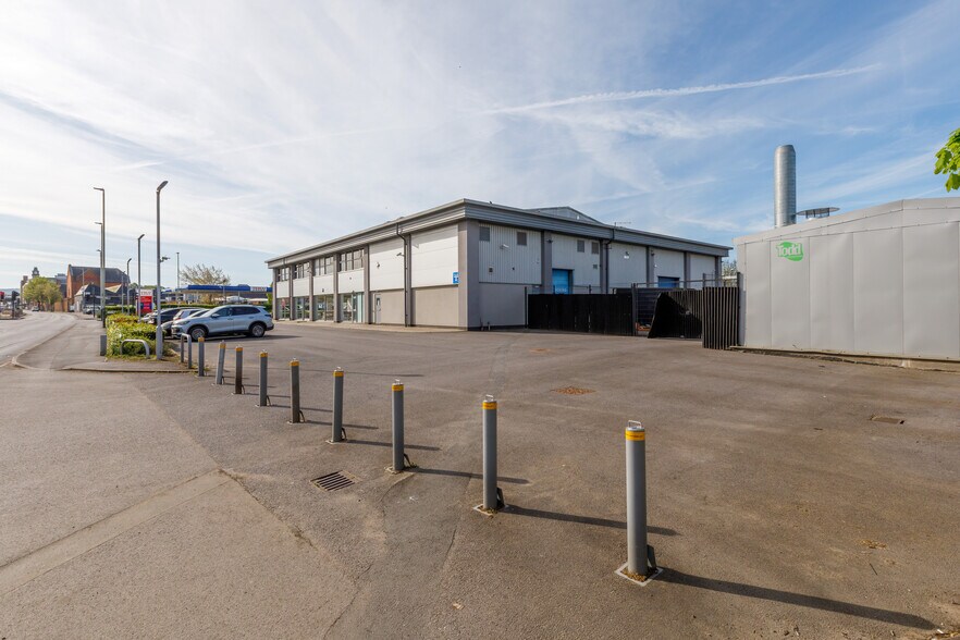 Tewkesbury Rd, Cheltenham à louer - Photo de l’immeuble – Image 3 sur 8