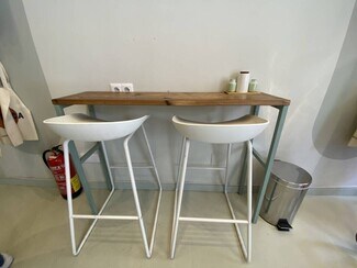 Plus de détails pour Local commercial à louer