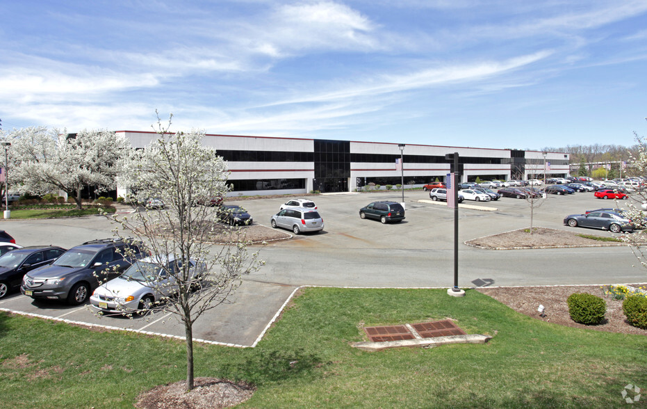 100 American Rd, Morris Plains, NJ à louer - Photo principale – Image 1 sur 3