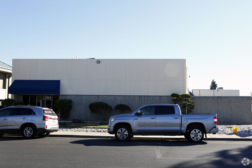 1054 Shary Cir, Concord, CA à louer - Photo de l’immeuble – Image 2 sur 3