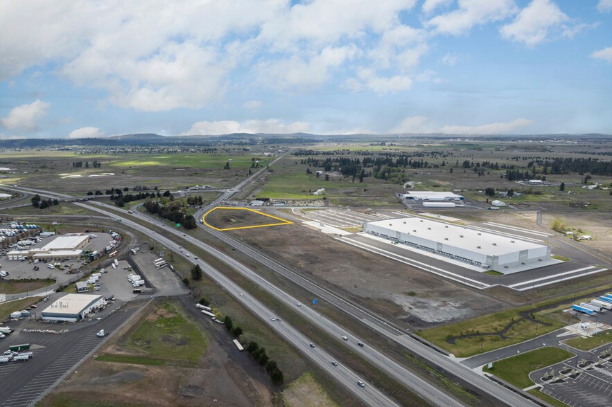 W Geiger Blvd, Spokane, WA à louer - Photo de l’immeuble – Image 3 sur 4