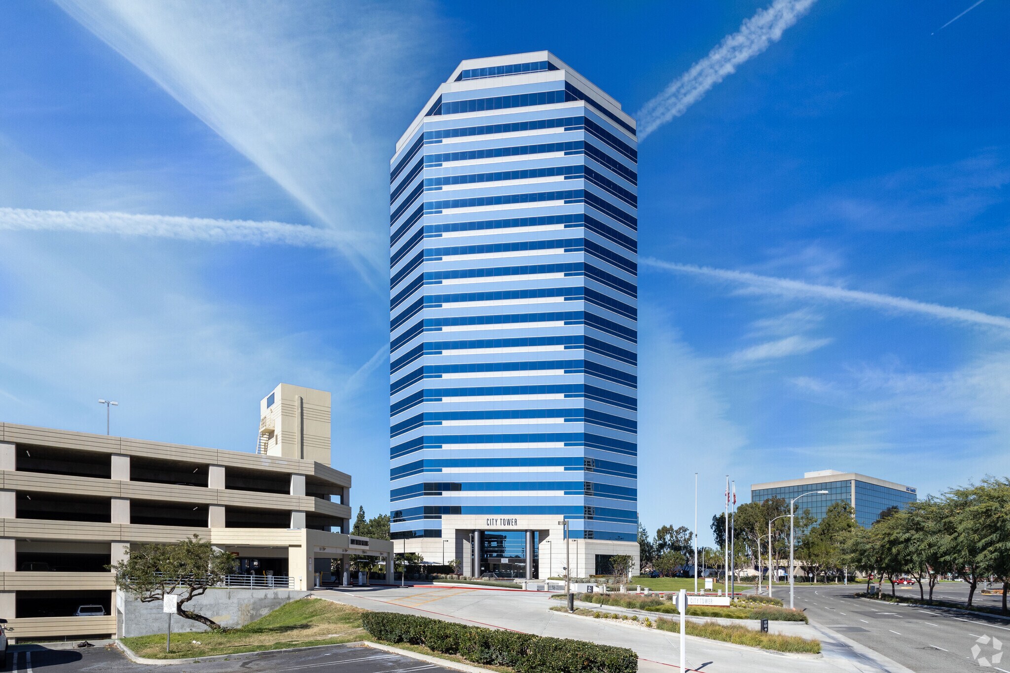 333 City Blvd W, Orange, CA à louer Photo de l’immeuble– Image 1 sur 11