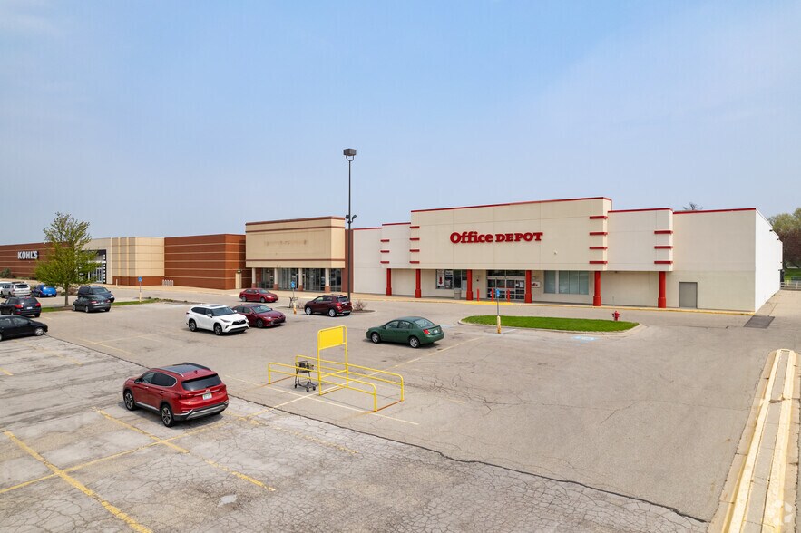 555-805 Center Dr NW, Grand Rapids, MI à louer - Photo principale – Image 2 sur 16