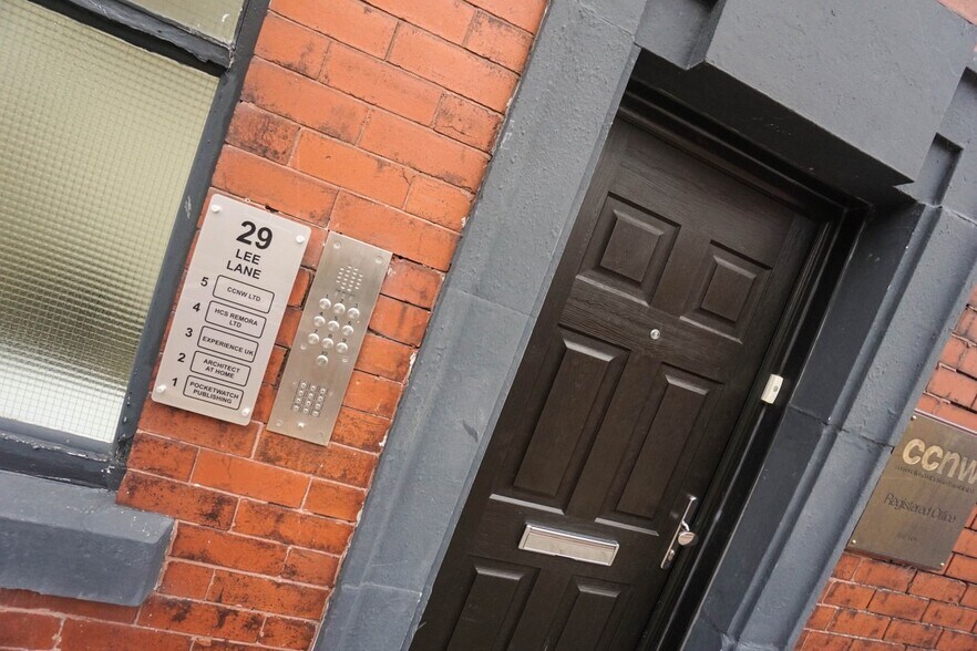 29-31 Lee Ln, Bolton à louer - Photo de l’immeuble – Image 2 sur 3