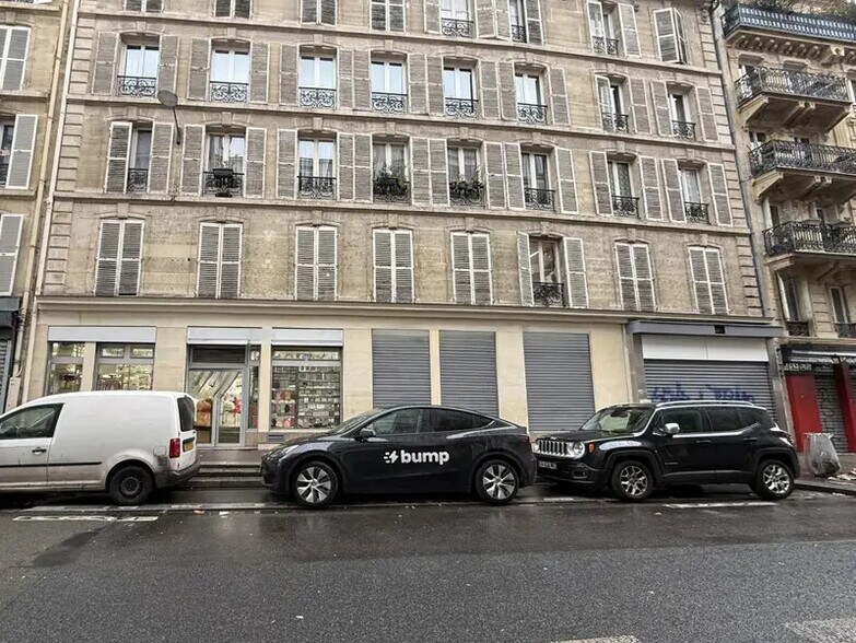 Local commercial dans Paris à vendre - Photo de l’immeuble – Image 2 sur 11