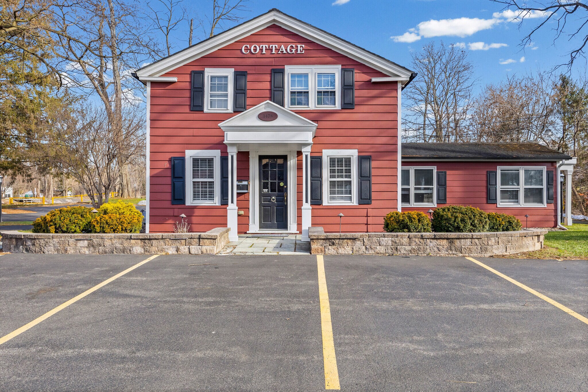 1478 Marsh Rd, Pittsford, NY à louer Photo principale– Image 1 sur 6