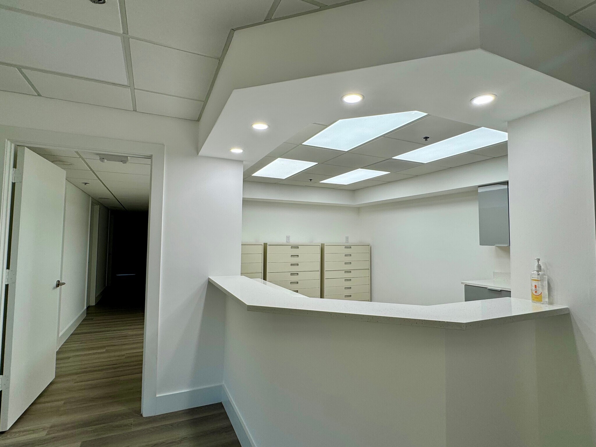 700 2nd Ave N, Naples, FL à louer Photo intérieure– Image 1 sur 13