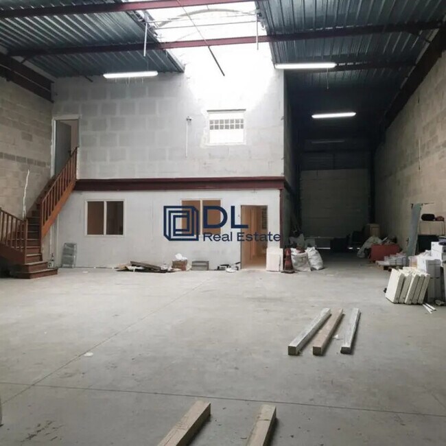Plus de détails pour Industriel/Logistique à louer