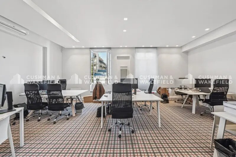 44 Avenue Victor Hugo, Paris à louer - Photo de l’immeuble – Image 3 sur 19