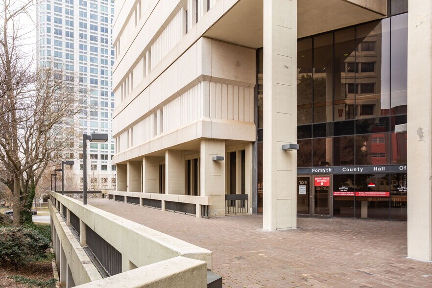 200 N Main St, Winston-Salem, NC à vendre - Photo de l’immeuble – Image 2 sur 27