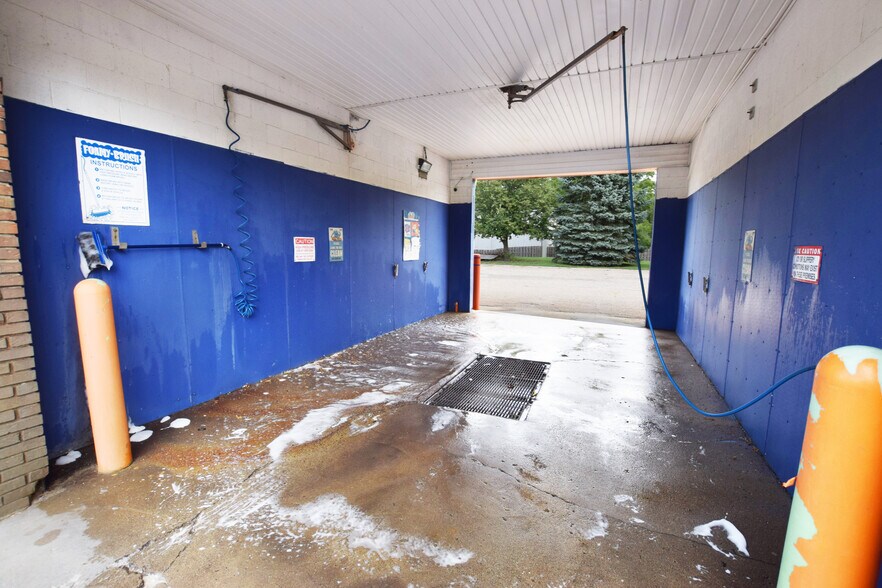 5069 Fenton Rd, Flint, MI à vendre - Photo de l’immeuble – Image 3 sur 10