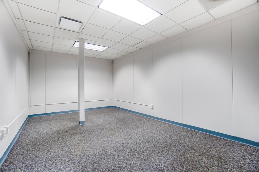 9635 Southern Pine Blvd, Charlotte, NC à louer - Photo intérieure – Image 3 sur 65