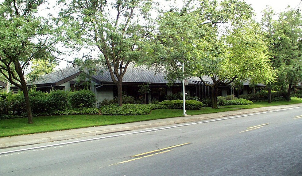755-797 University Ave, Sacramento, CA à vendre - Photo de l’immeuble – Image 3 sur 8