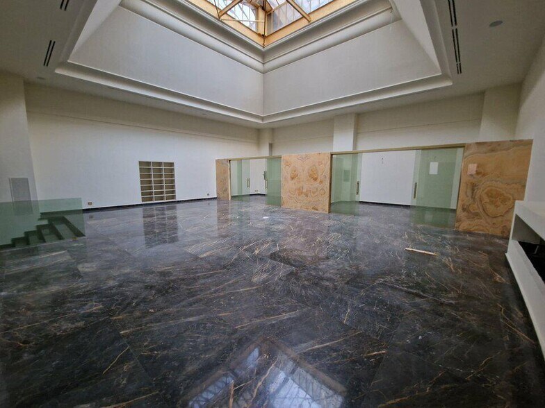 Local commercial dans Cannes à louer - Photo intérieure – Image 2 sur 5