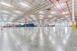 100 River Ridge Pky, Jeffersonville, IN à louer Photo intérieure– Image 2 sur 5