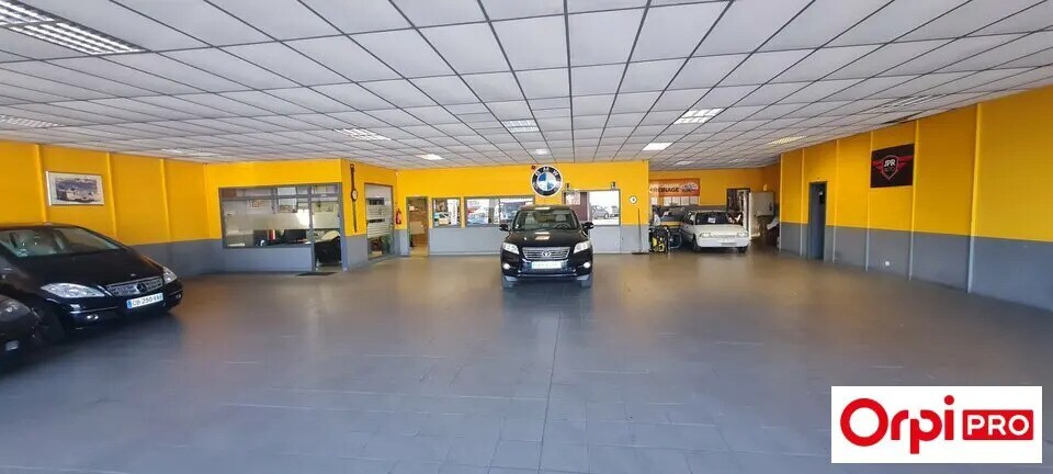 Local d'activités dans Saint-Brieuc à vendre - Photo de l’immeuble – Image 2 sur 4