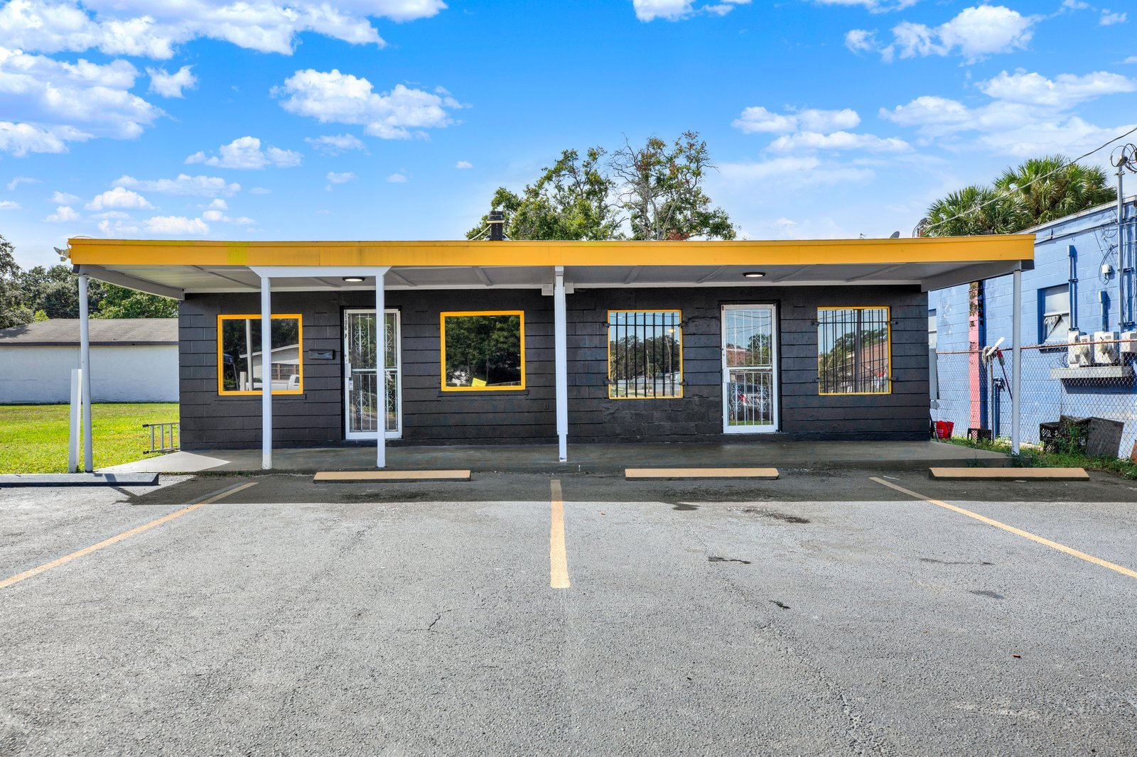 4104 and 4106 N 22nd St portefeuille de 2 biens à vendre sur LoopNet.fr Photo principale– Image 1 sur 9