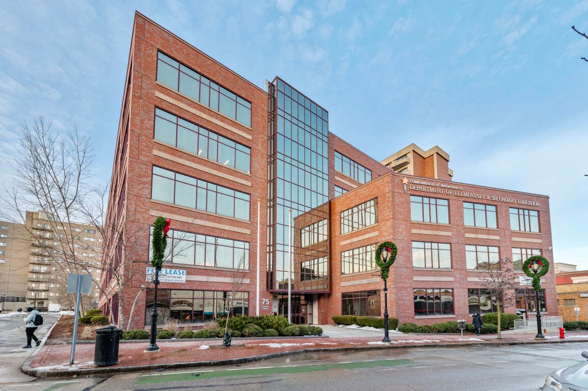 75 Pleasant St, Malden, MA à louer Photo principale– Image 1 sur 21