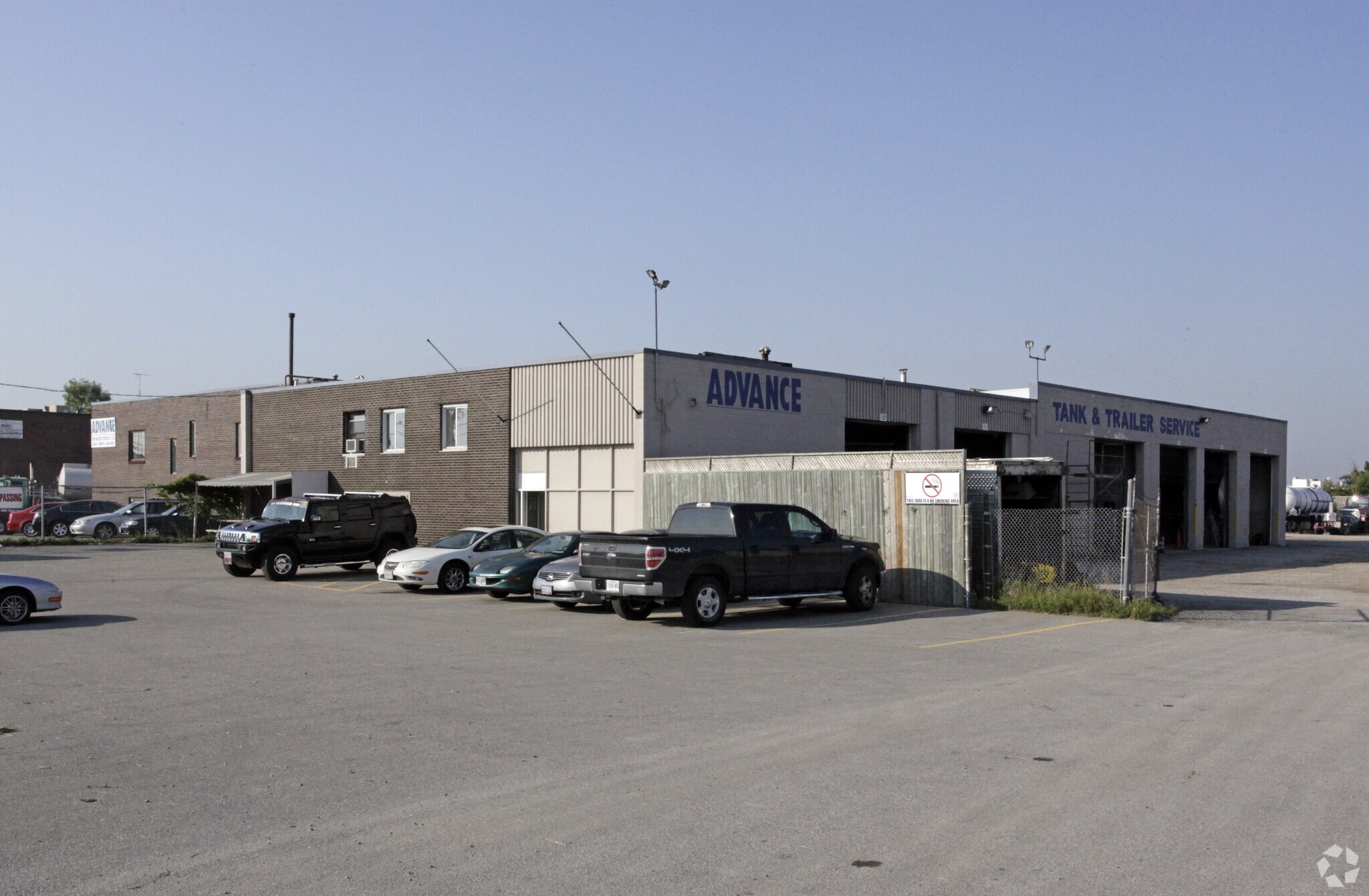 100 Costa Rd, Vaughan, ON à louer Photo principale– Image 1 sur 3