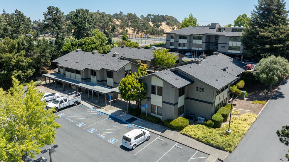 1420 Tara Hills Dr, Pinole, CA à vendre - Photo de l’immeuble – Image 3 sur 6
