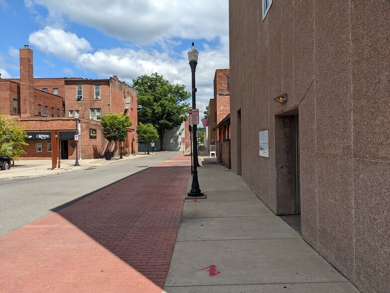 329 Pine St, Williamsport, PA à vendre - Photo de l’immeuble – Image 2 sur 25