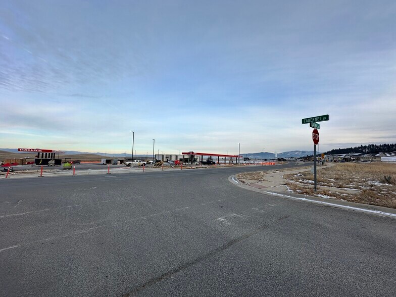 3108 Colonial Dr, Helena, MT à vendre - Photo de l’immeuble – Image 2 sur 7