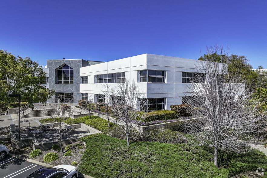 2240 Douglas Blvd, Roseville, CA à louer - Photo de l’immeuble – Image 1 sur 6