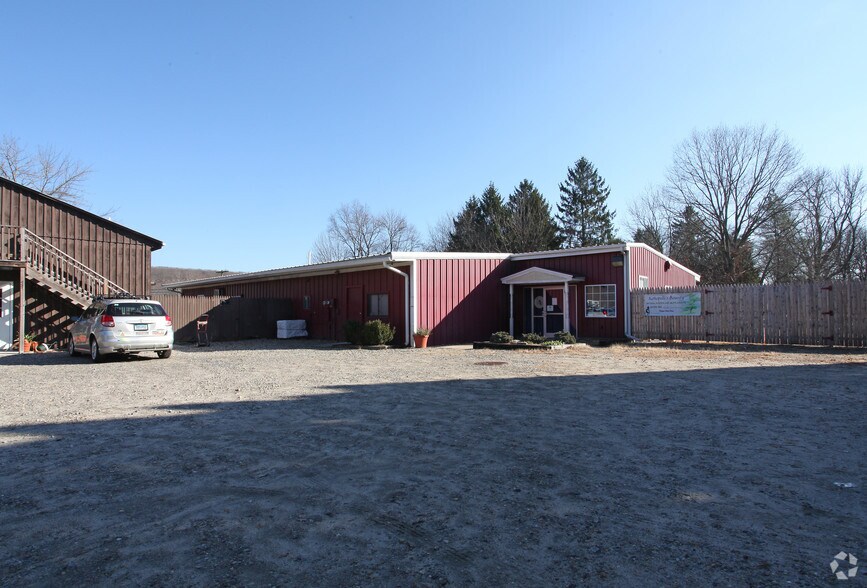 44 Lebanon Rd, Bozrah, CT à vendre - Photo de l’immeuble – Image 2 sur 4