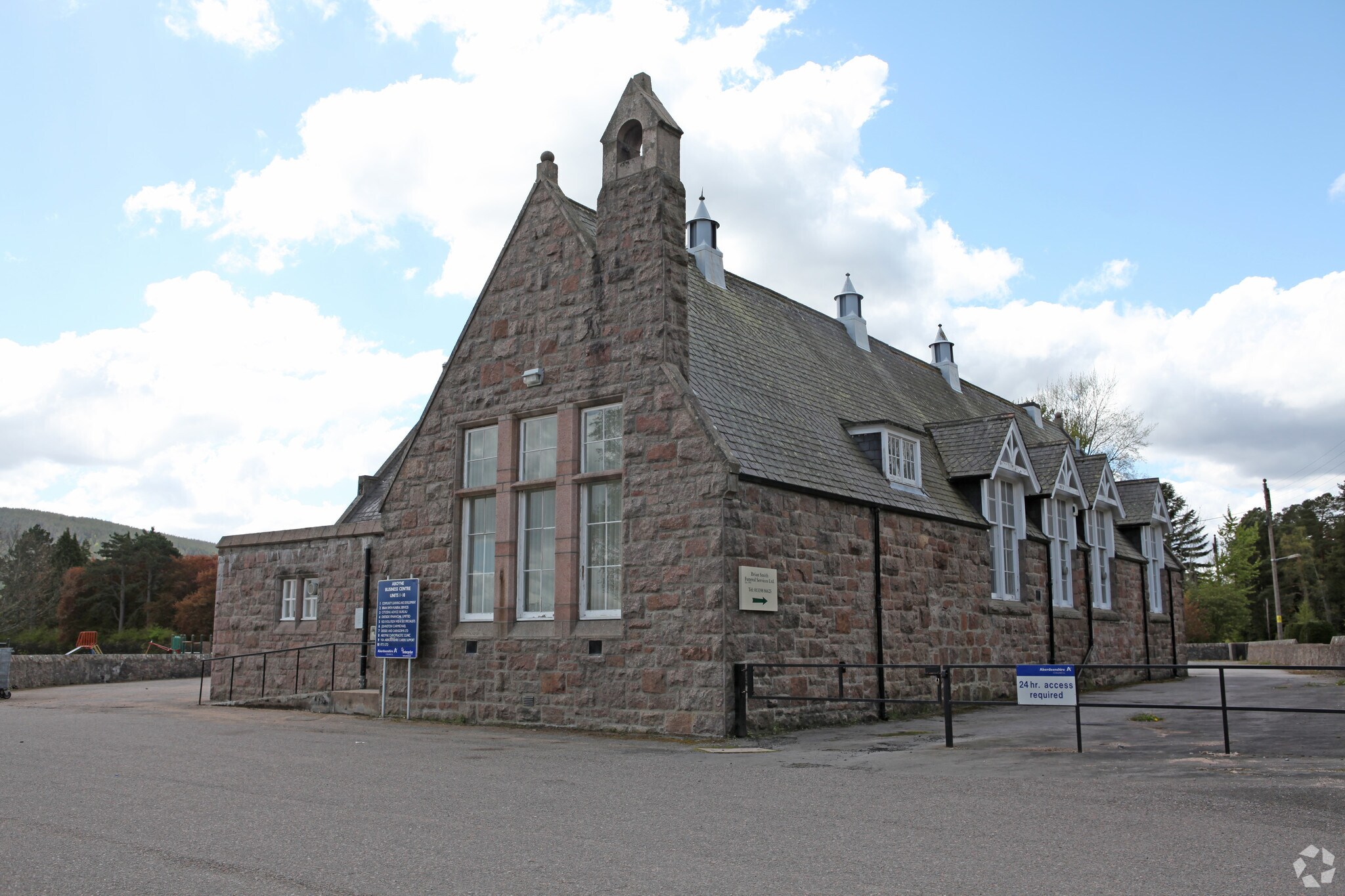 Huntly Rd, Aboyne à louer Photo principale– Image 1 sur 4