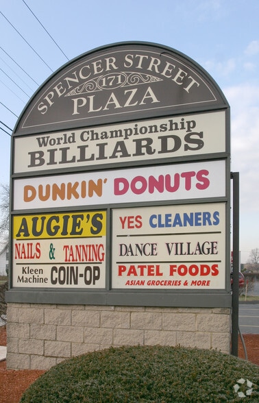 171 Spencer St, Manchester, CT à louer - Hall d’entrée – Image 2 sur 3