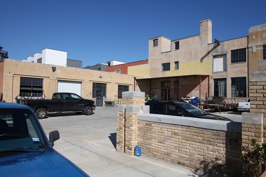 1401 N Carroll Ave, Dallas, TX à louer - Photo de l’immeuble – Image 3 sur 6