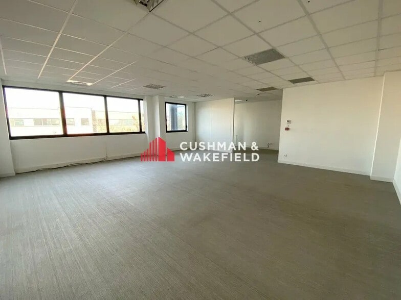 Local d’activités dans Colomiers à louer - Photo de l’immeuble – Image 3 sur 7