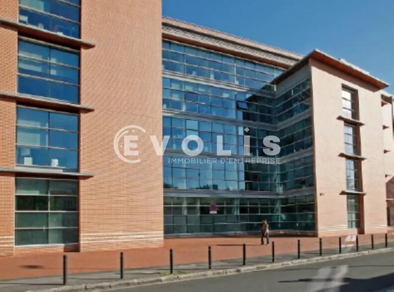 4-10 Rue Truillot, Ivry-sur-Seine à louer - Photo de l’immeuble – Image 2 sur 5