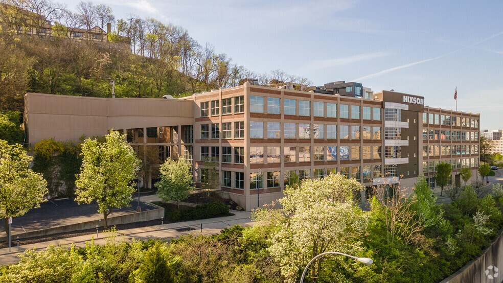 659 Van Meter St, Cincinnati, OH à louer - Photo de l’immeuble – Image 2 sur 4