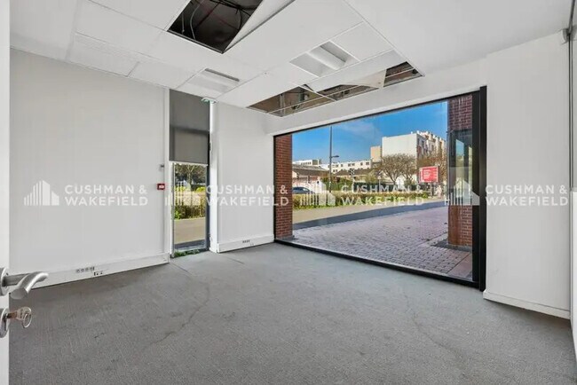 Plus de détails pour 23 Rue Raspail, Ivry-sur-Seine - Bureau à vendre