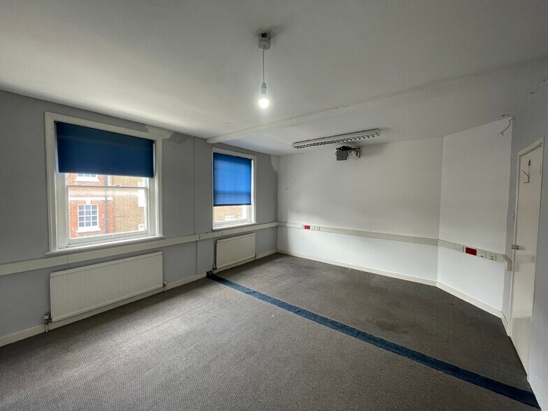 11 Mill St, Maidstone à louer - Photo de l’immeuble – Image 3 sur 4