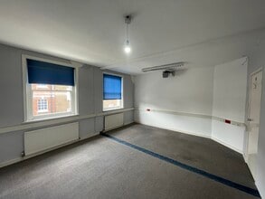 11 Mill St, Maidstone à louer Photo de l’immeuble– Image 2 sur 3
