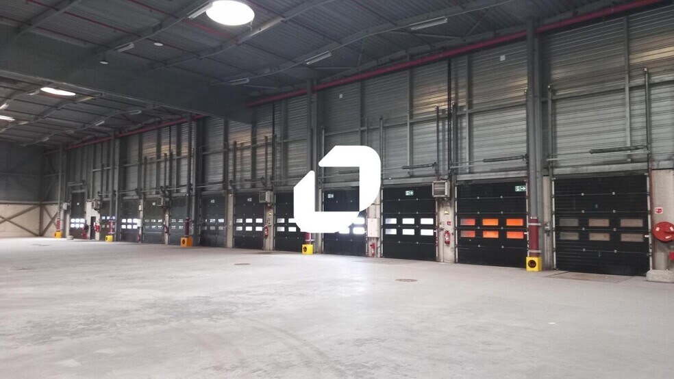 Local d’activités dans Gennevilliers à louer - Photo de l’immeuble – Image 3 sur 7