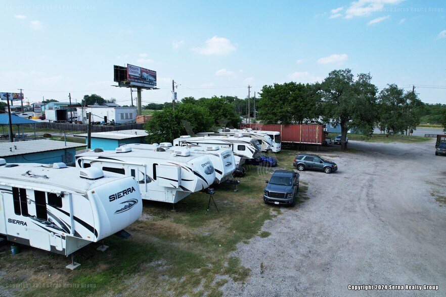 431 N Sunset Strip St, Kenedy, TX à vendre - Photo de l’immeuble – Image 2 sur 12