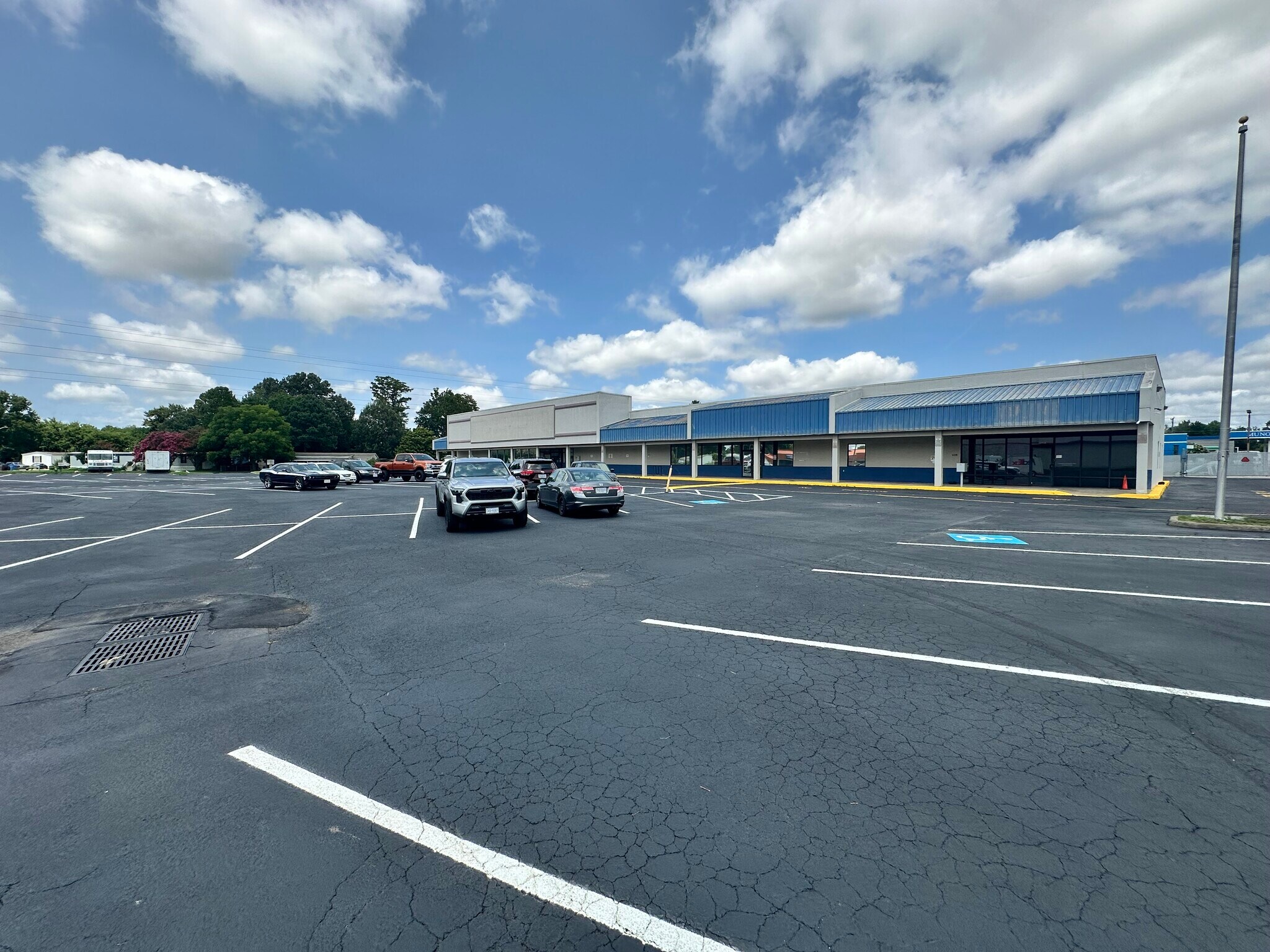 2211-2213 S Military Hwy, Chesapeake, VA à louer Photo de l’immeuble– Image 1 sur 14