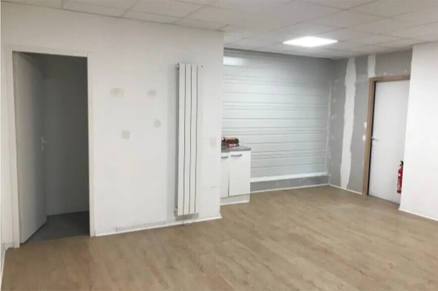 Local commercial dans Biganos à louer - Photo de l’immeuble – Image 3 sur 8