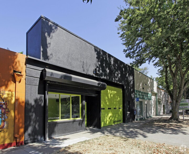 1619 E St, Sacramento, CA à vendre - Photo principale – Image 2 sur 8