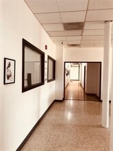 6635 N Baltimore Ave, Portland, OR à louer Hall d’entrée– Image 2 sur 4