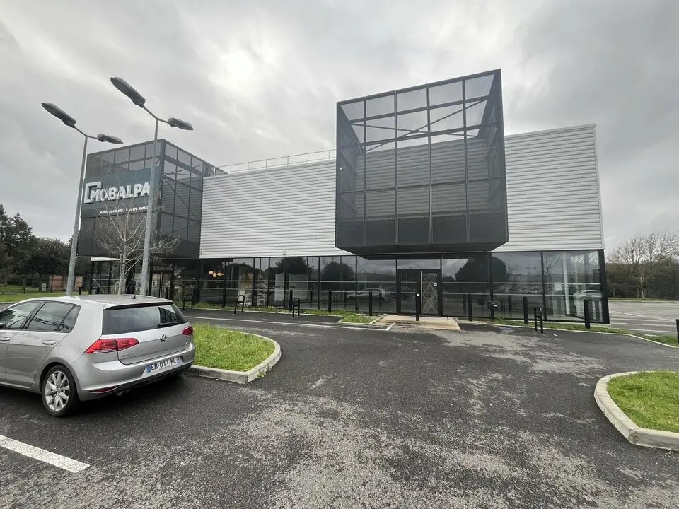Local commercial dans Colomiers à louer Photo de l’immeuble– Image 1 sur 5