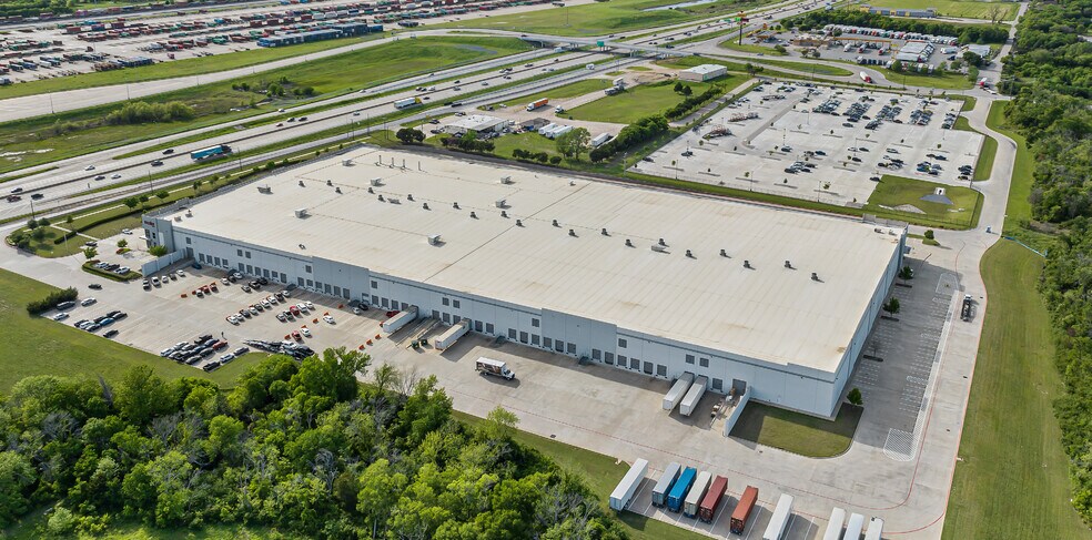 3800 N Interstate 45, Wilmer, TX à louer - Photo de l’immeuble – Image 2 sur 3