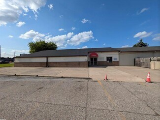 Plus de détails pour 35850 Utica Rd, Clinton Township, MI - Local commercial à louer