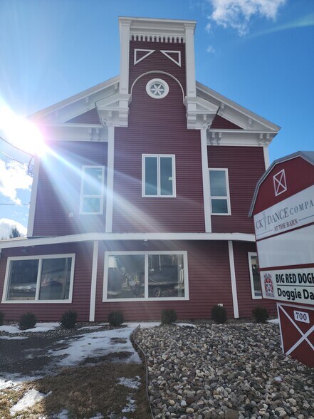 700 Columbia Tpke, East Greenbush, NY à louer - Photo de l’immeuble – Image 3 sur 14