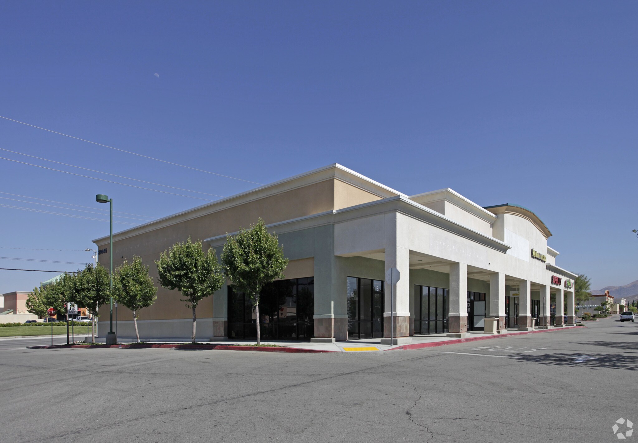 39445 10th St W, Palmdale, CA à louer Photo principale– Image 1 sur 4