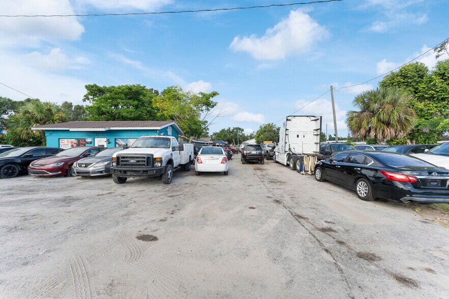 5712 15th St, Bradenton, FL à vendre - Photo de l’immeuble – Image 2 sur 45